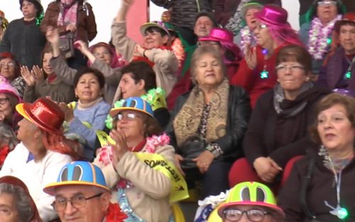 Con bailes y show de artistas Adultos Mayores de Colina despidieron agosto