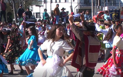 Alumnos de Colina participaron en el Encuentro de Cueca “Yo Bailo Porque Soy Chileno»