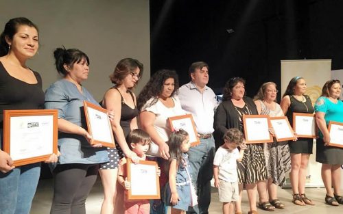 201 emprendedores de Colina se capacitaron en rubros de alimentación, gestión de negocios y estética