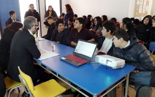 SEREMI DE LA MUJER SENSIBILIZÓ A ESTUDIANTES DEL INSTITUTO SAN MIGUEL SOBRE VIOLENCIA EN EL POLOLEO