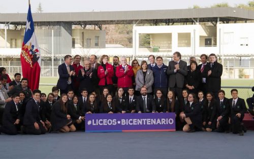 PRESIDENTE ANUNCIA CIEN NUEVOS LICEOS BICENTENARIO Y COLINA POSTULARÁ PARA ADJUDICARSE UN SEGUNDO BICENTENARIO