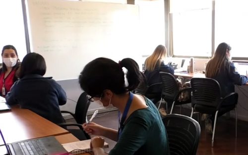 Un psicólogo, una matrona y una enfermera se suman al Call Center Colina Responde