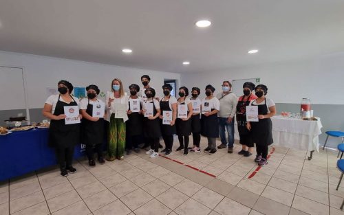 10 ESTUDIANTES DEL TALLER DE PASTELERÍA DE COLINA EMPRENDE Y ACADEMIA INNOVA FINALIZARON SUS ESTUDIOS