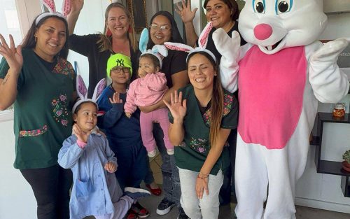 Niños y niñas de jardines infantiles municipales de Colina celebraron una dulce Pascua
