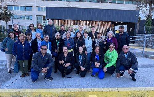 Aprender no tiene edad: usuarios del CDIAM descubren la universidad junto a estudiantes de la UNAB