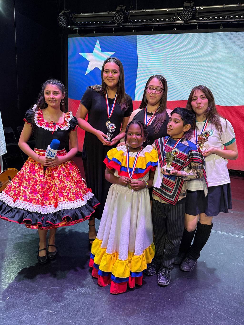 ColinaCantaAChile-15