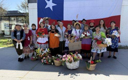 Con más de 300 personas, “¡’Tamos como el Vino!” se consolida como la fonda de las personas mayores de Colina