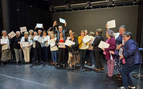 Sueño cumplido: personas mayores del CDIAM se certifican tras su paso por la UNAB