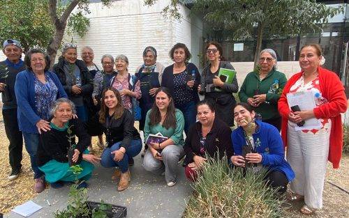 Primera charla de Biodiversidad reúne a vecinas y vecinos mayores en el CDIAM Mis Mejores Años