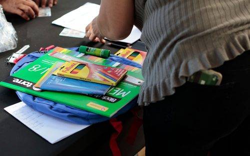 COLINA ENTREGA 590 MOCHILAS CON KITS ESCOLARES A ESTUDIANTES DE ESTABLECIMIENTOS MUNICIPALES