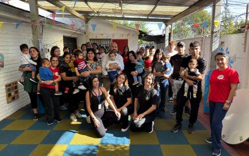 Entre risas y baile, apoderados y niños celebraron el día de la actividad física en Sala Cuna Bambi
