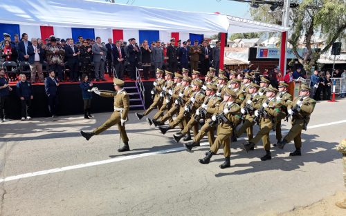 Colina dio inicio al Mes de la Patria con tradicional desfile cívico-militar