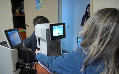 152 estudiantes de Colina accedieron a atención oftalmológica gratuita a través de JUNAEB